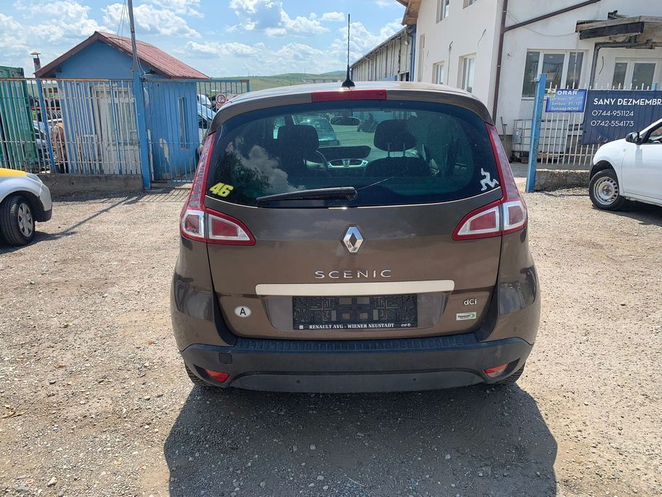 Dezmembrez piese Renault Scenic 3