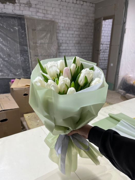 Готовые букеты на 8 марта 1шт 700тг