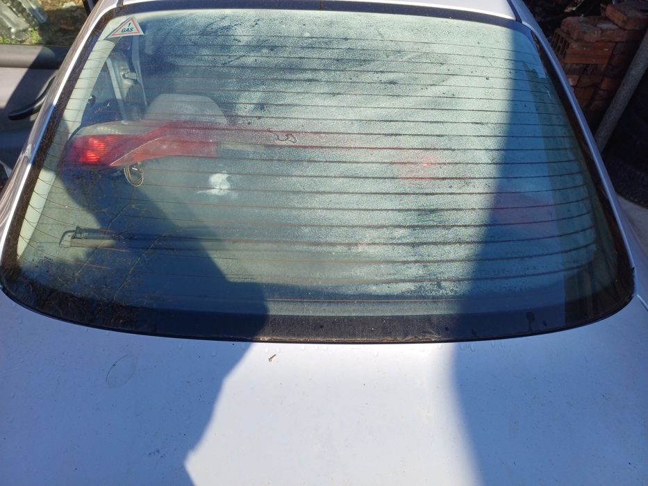 Задно стъкло за сеат толедо 2002 година седан