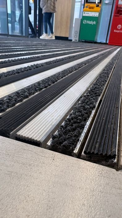 Алюминиевые  предверные решетки