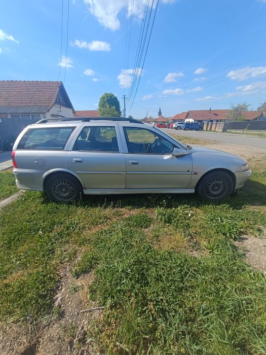Vând Opel vectra