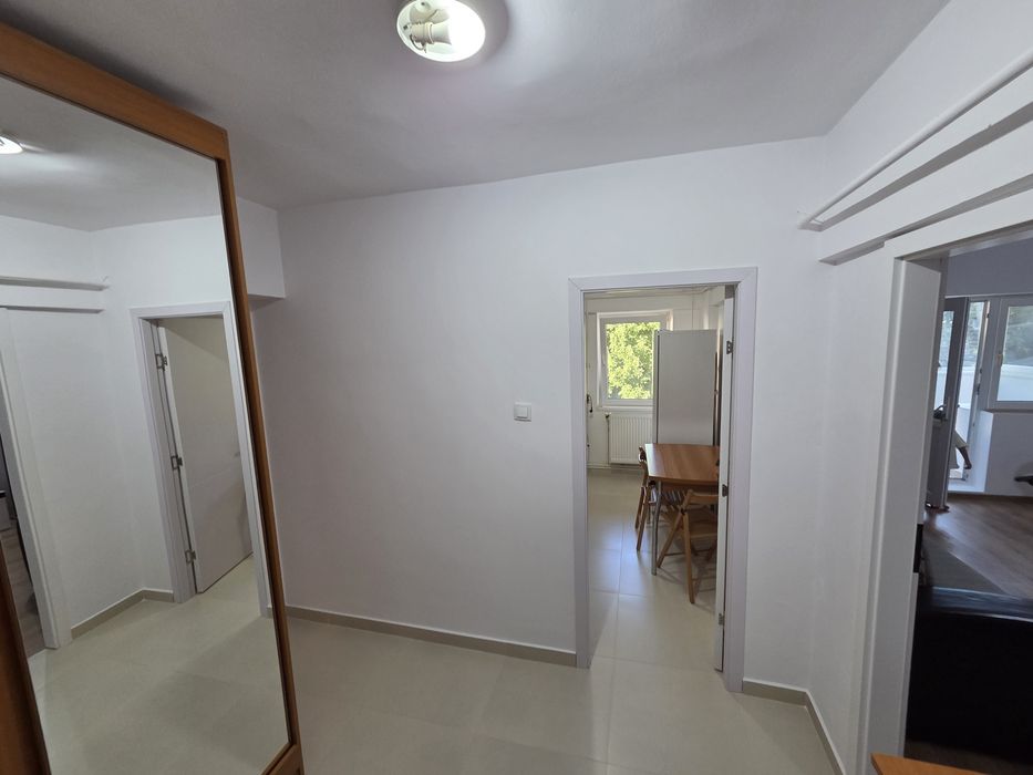 Închiriez apartament 2 cam