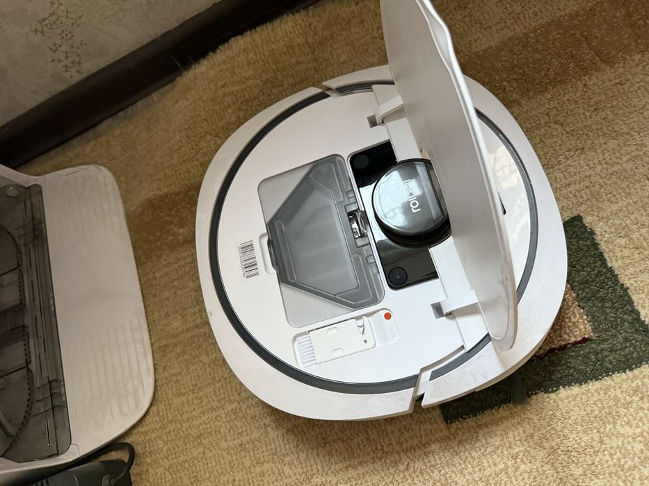 Продам роботпылесос ROIDMI EVA