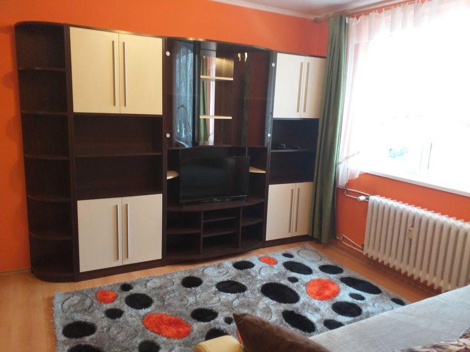 Inchiriez apartament 3 camere Rogerius