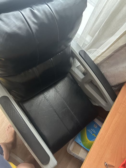 Продаестя кресло