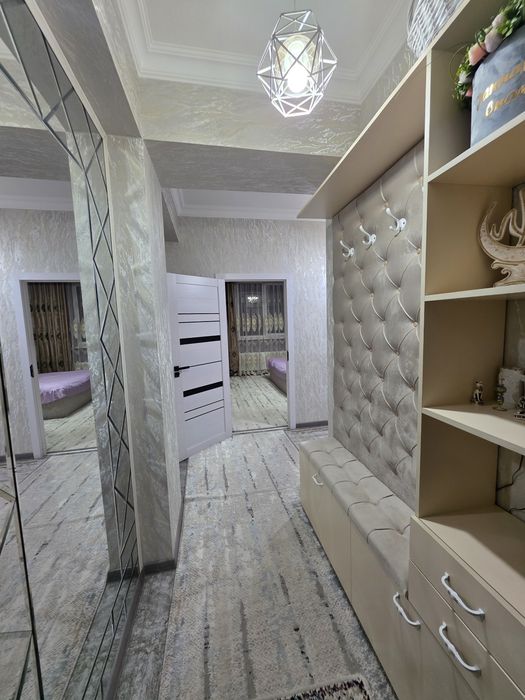 Продается двухкомнатная квартира на улице Мирзо Улугбека.