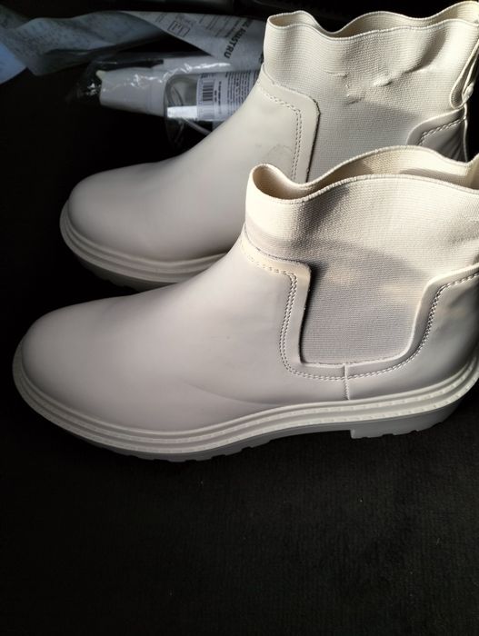 Ghete Stradivarius 41 și 42