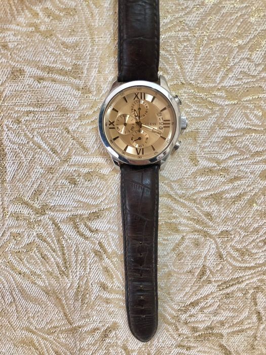 Кварцевые часы Guess