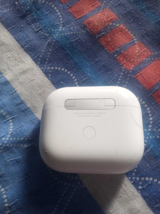 Vând căști AirPods 3 Wireless Charging Case Apple originale