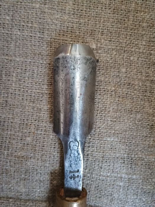 Продам резец токарный Англия