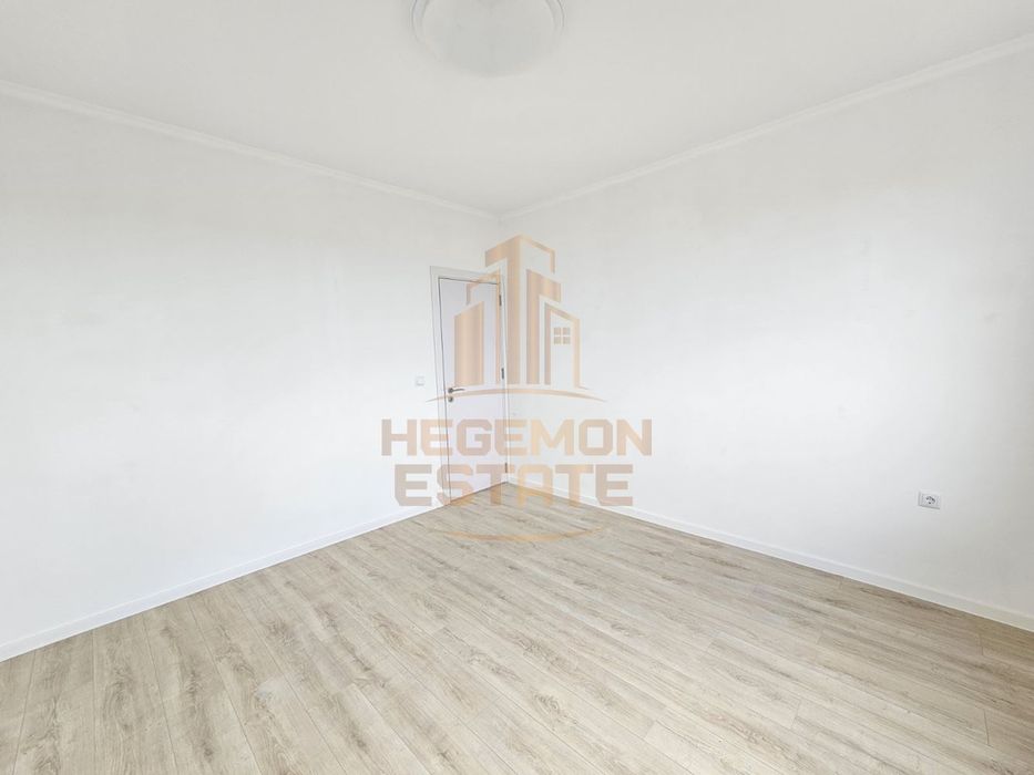 Продава се Четиристаен апартамент в Варна, Възраждане 2 - 90 кв.м за 1999 €/кв.м - Снимка #3