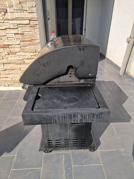 Gratar pe gaz cu 4+1 arzatoare Yato 16,5 KW