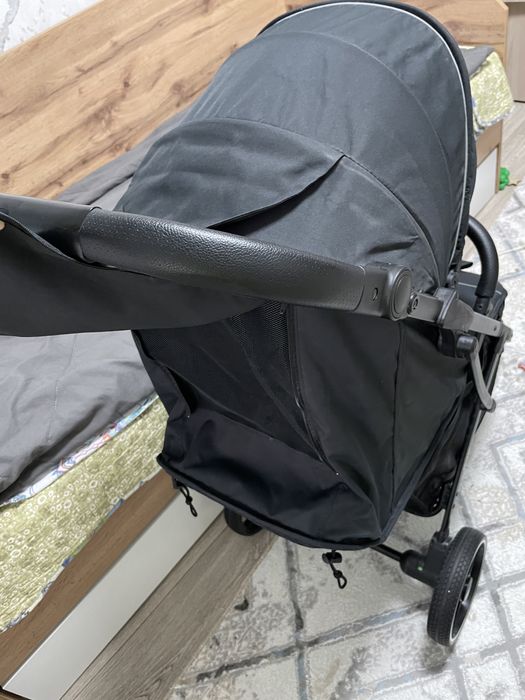 Коляска почти новая