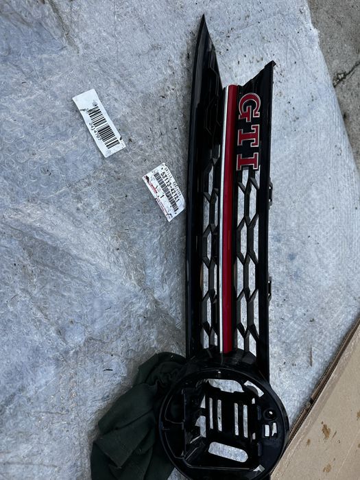 Grilă radiator vw polo 2.g.gti.cod:2G0853651.J.