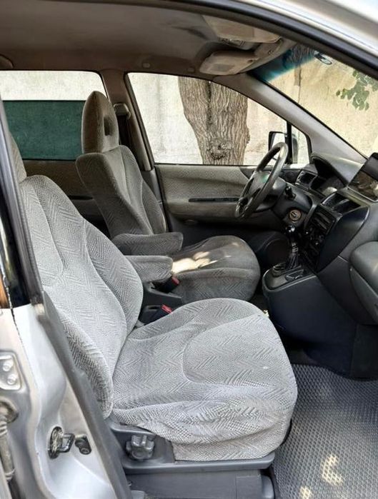 Mitsubishi spacewagon