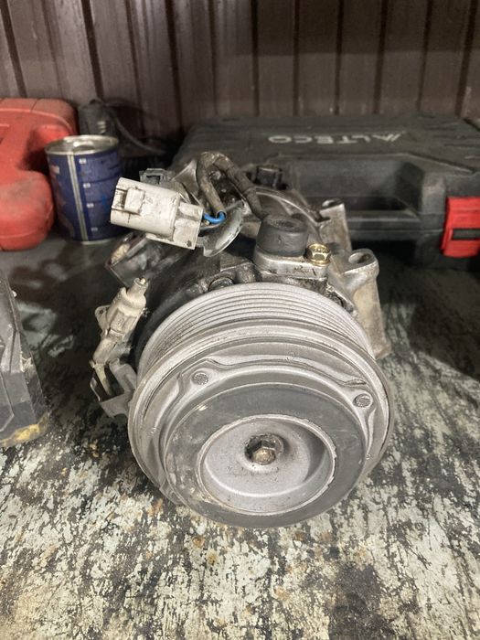 Продам компрессор кондиционера камри 3.5