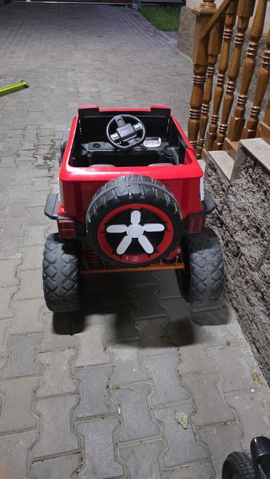 Продам детскую машину