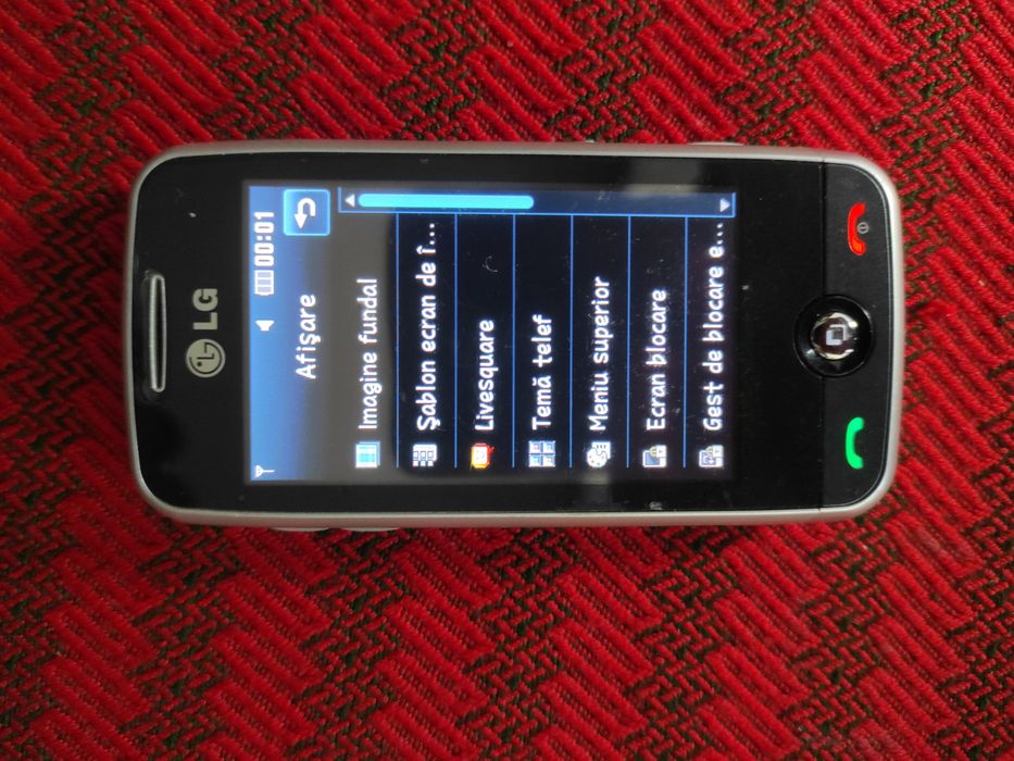 Telefon LG cu touchscreen și cameră, carcasa aluminiu