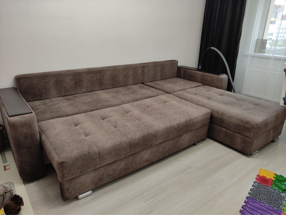 Продам диван + шторы в подарок