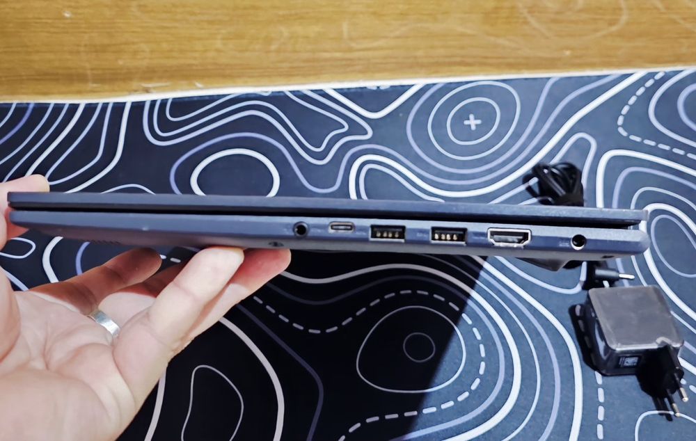 Asus VivoBook 15 Ryzen 7 2025!