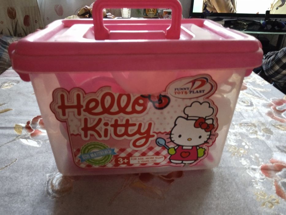 Продам игрушечный набор с посудой