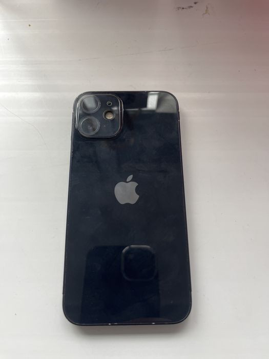 Iphone 12 mini в хорошем состоянии.
