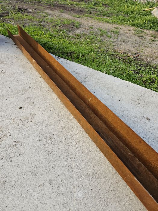 Желоб, водосток для кровли