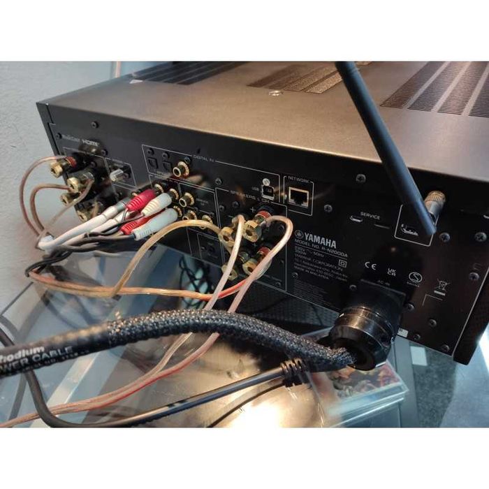 Receiver Yamaha R-N2000A în stare perfectă
