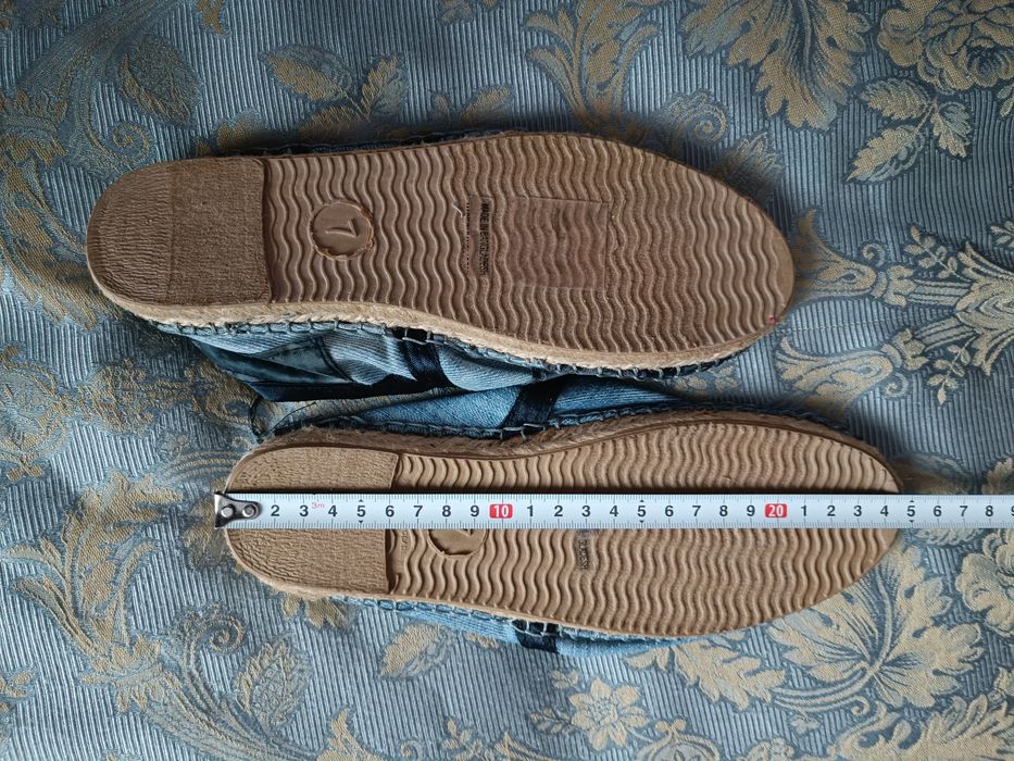 Бутиков комплект от блуза ,чанта и еспадрили.