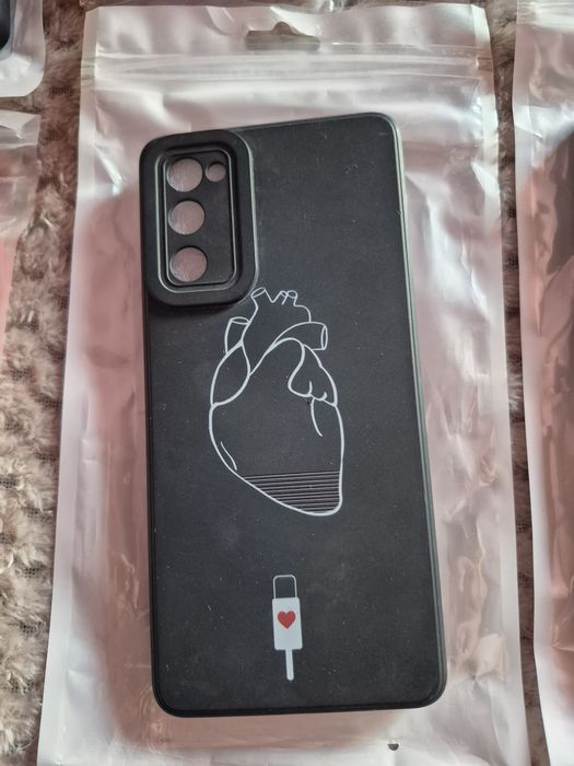 Продавам калъфи за Samsung Galaxy S20 FE