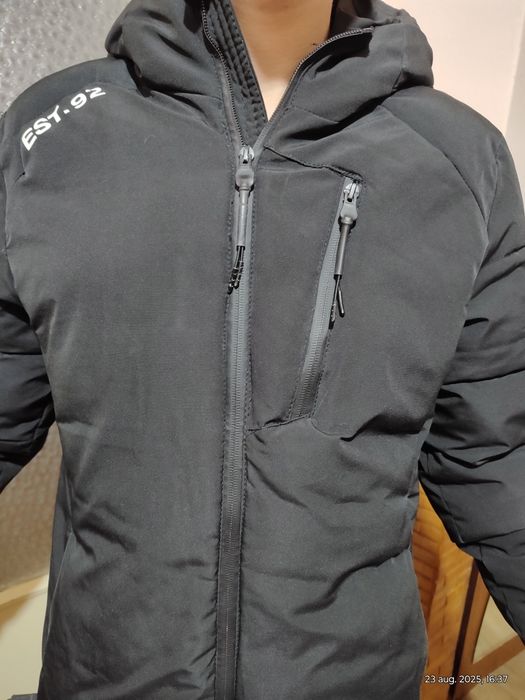 Geaca neagra toamna iarna