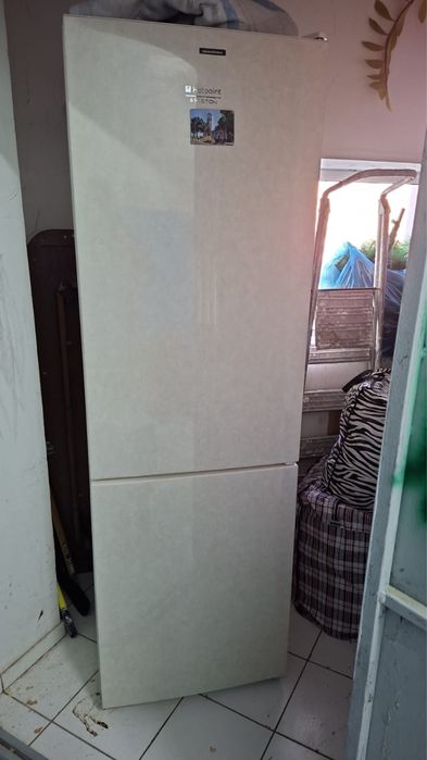 Холодилник почти новый торг есиь