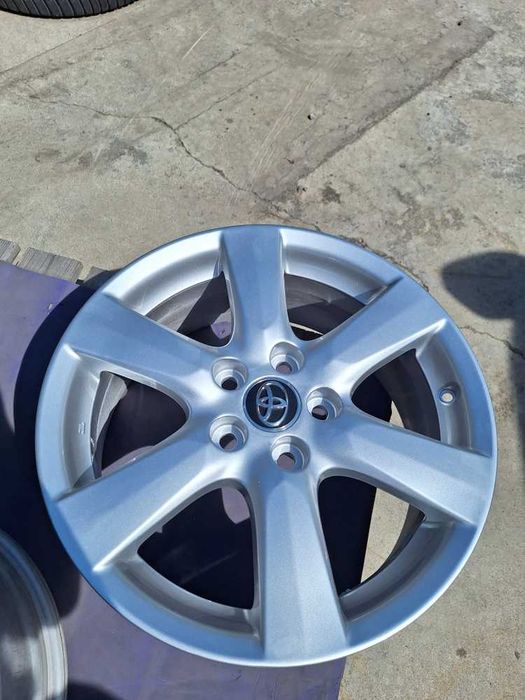 Jante Toyota RAV4 7.0x17 et 45 5x114,3 Originale