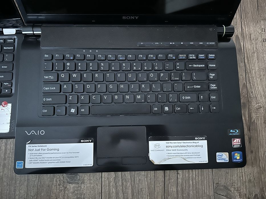 Lenovo Yoga Sony Vaio лаптопи