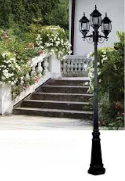 Corp iluminat exterior cu 3 brate