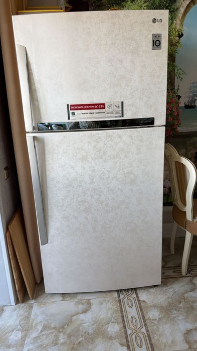 Большой холодильник LG