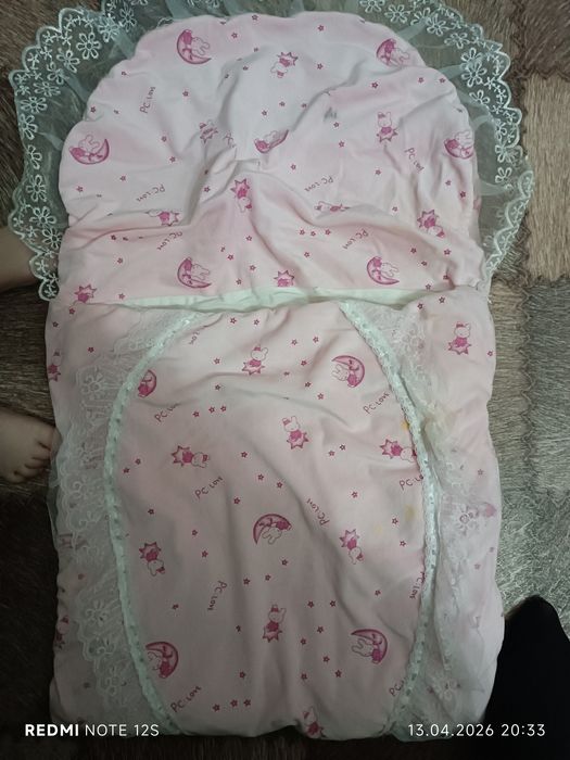 Отдам даром конверт на выписку дев.