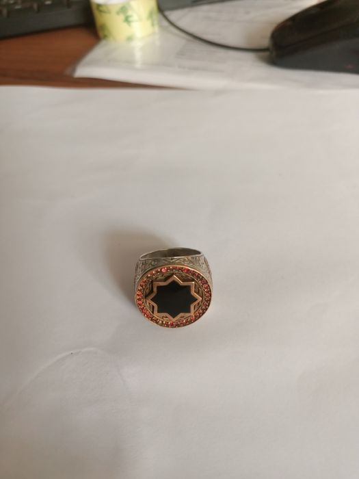 Продам серебро. Печатки мужскую.