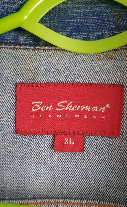 Vând  3 Geci 1 Piele și 2 de Blugi Deosebite