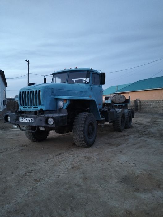 Урал 4320 тягач,