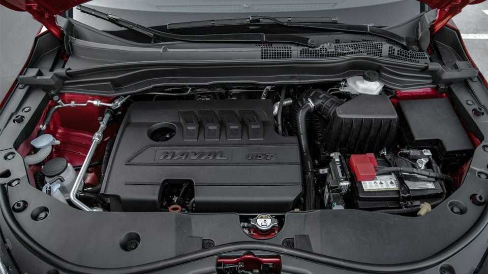 Крышка двигателя (пластик) HAVAL M6