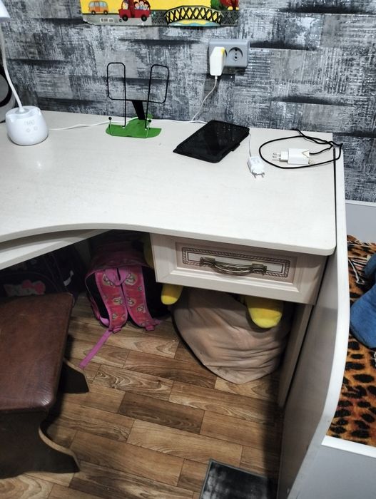 компьютерный, письменный стол