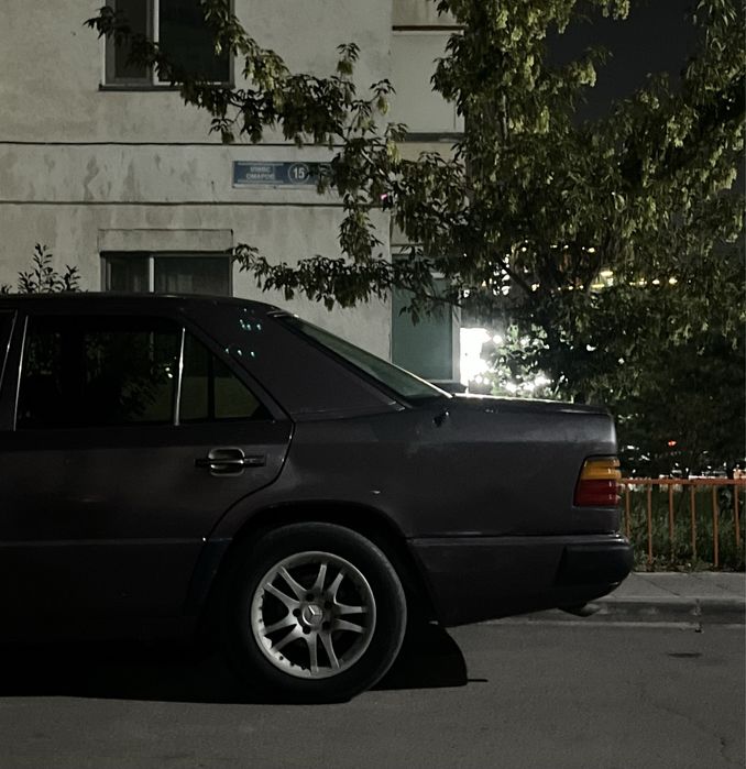 продам Мерседес 124