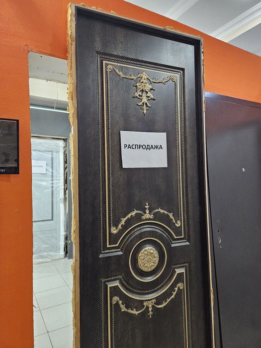 Межкомнатные двери с витрины