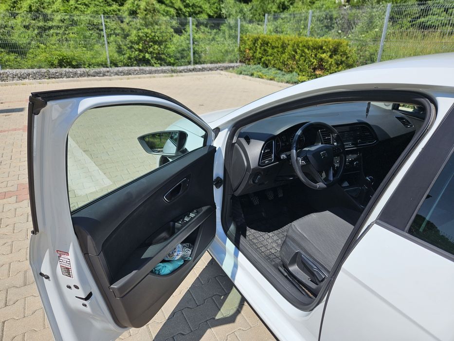 Продавам Seat Leon 1.6 tdi 105hp