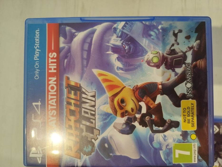 Продавам PlayStation 4