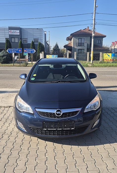 OPEL ASTRA J 1.7 CDTI / 2011 / EURO 5 / Cash-Rate-Garantie