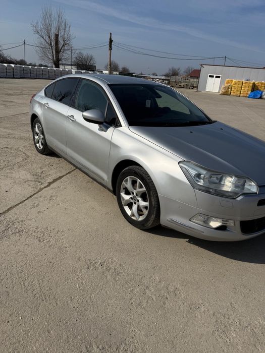 Citroen C5 an 2010 sau schimb  cu Logan