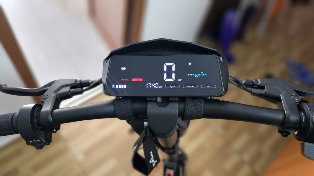 Trotinetă electrică MYRIA XT –stare excelentă – factura + garantie