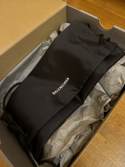 Vand adidasi Balenciaga Track